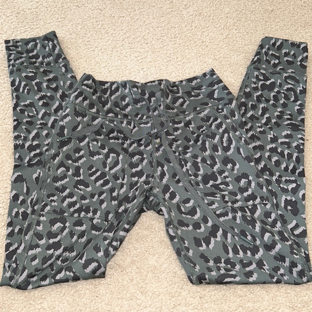 Cheetah print leggings